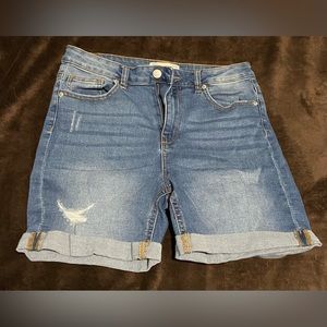 Ardene High Rise Bermuda shorts size 7